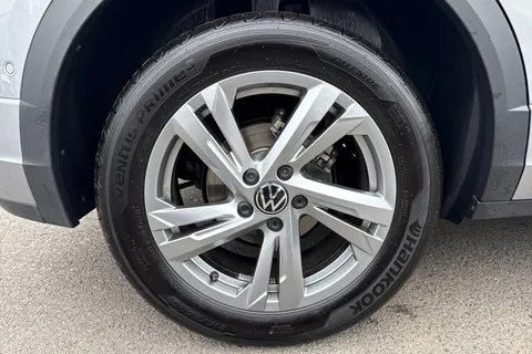 DE74UOL Volkswagen T-Roc 2.0 TDI 150 EVO R-Line 5dr DSG ⭐Low TAX £195 a year⭐ Thumbnail #14