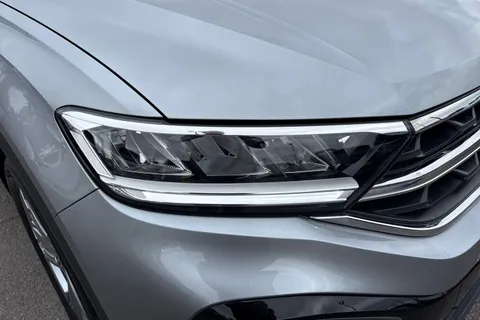 DE74UOL Volkswagen T-Roc 2.0 TDI 150 EVO R-Line 5dr DSG ⭐Low TAX £195 a year⭐ Thumbnail #31