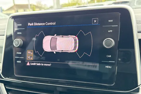 DE74UOL Volkswagen T-Roc 2.0 TDI 150 EVO R-Line 5dr DSG ⭐Low TAX £195 a year⭐ Thumbnail #48