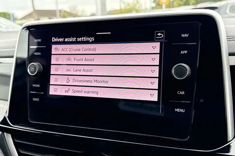 DE74UOL Volkswagen T-Roc 2.0 TDI 150 EVO R-Line 5dr DSG ⭐Low TAX £195 a year⭐ Thumbnail #55