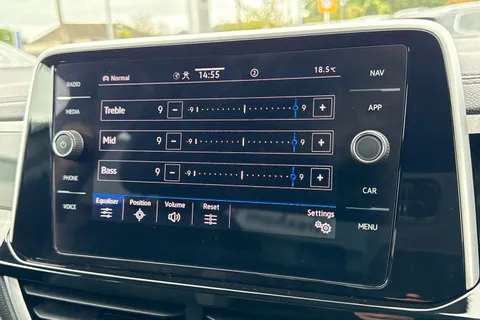 DE74UOL Volkswagen T-Roc 2.0 TDI 150 EVO R-Line 5dr DSG ⭐Low TAX £195 a year⭐ Thumbnail #56