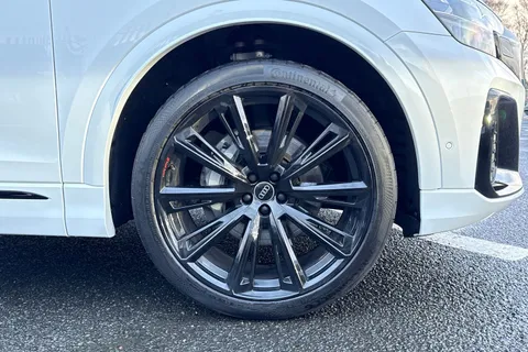 PX75XOD Audi Q8 SUV  Black Edition 50 TDI quattro 286 PS tiptronic Thumbnail #9