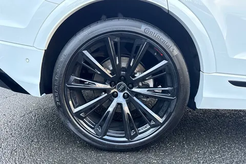 PX75XOD Audi Q8 SUV  Black Edition 50 TDI quattro 286 PS tiptronic Thumbnail #11