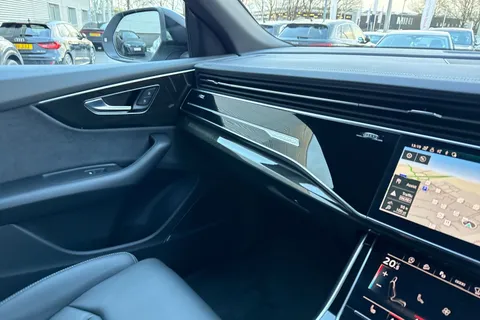 PX75XOD Audi Q8 SUV  Black Edition 50 TDI quattro 286 PS tiptronic Thumbnail #19