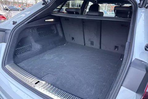 PX75XOD Audi Q8 SUV  Black Edition 50 TDI quattro 286 PS tiptronic Thumbnail #35