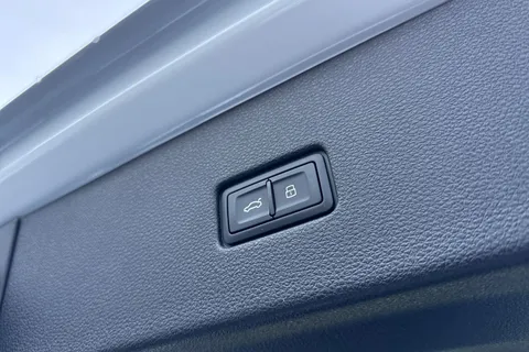 PX75XOD Audi Q8 SUV  Black Edition 50 TDI quattro 286 PS tiptronic Thumbnail #36