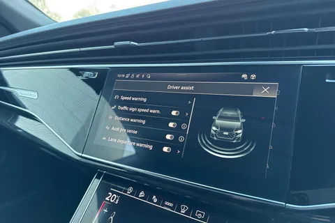 PX75XOD Audi Q8 SUV  Black Edition 50 TDI quattro 286 PS tiptronic Thumbnail #57