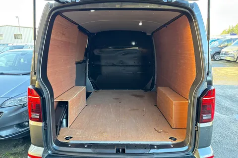 PK72ZDJ Volkswagen Transporter T30 Panel van Highline SWB 150 PS 2.0 TDI 6sp Manual Thumbnail #7