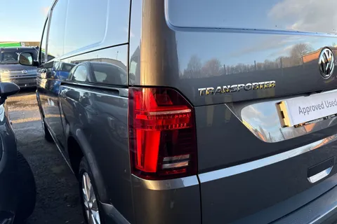 PK72ZDJ Volkswagen Transporter T30 Panel van Highline SWB 150 PS 2.0 TDI 6sp Manual Thumbnail #8