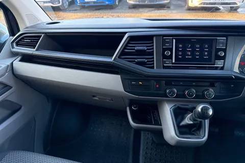 PK72ZDJ Volkswagen Transporter T30 Panel van Highline SWB 150 PS 2.0 TDI 6sp Manual Thumbnail #20