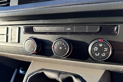 PK72ZDJ Volkswagen Transporter T30 Panel van Highline SWB 150 PS 2.0 TDI 6sp Manual Thumbnail #22