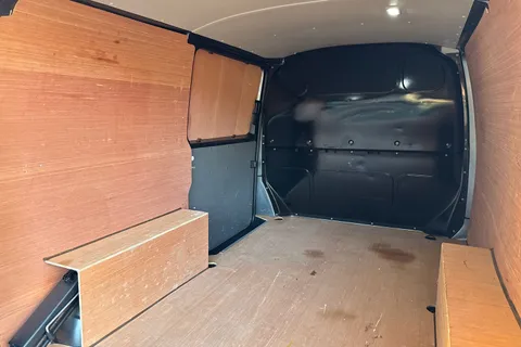 PK72ZDJ Volkswagen Transporter T30 Panel van Highline SWB 150 PS 2.0 TDI 6sp Manual Thumbnail #27