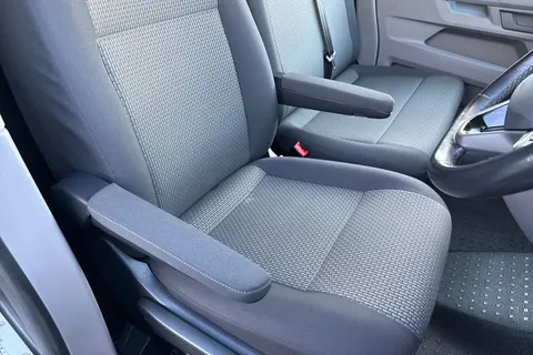 PK72ZDJ Volkswagen Transporter T30 Panel van Highline SWB 150 PS 2.0 TDI 6sp Manual Thumbnail #30