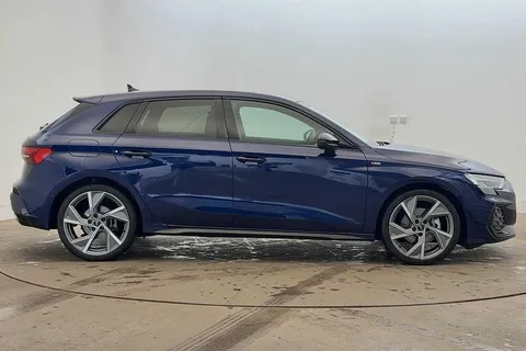 KP25ZVX Audi A3 Black Edition 35 TFSI 150 PS S tronic Thumbnail #4