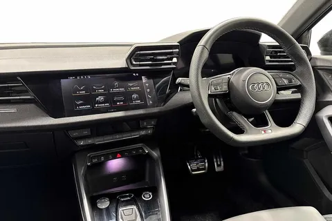 KY25CHD Audi A3 Black Edition 35 TFSI 150 PS S tronic Thumbnail #2