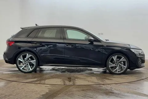 KY25CHD Audi A3 Black Edition 35 TFSI 150 PS S tronic Thumbnail #4