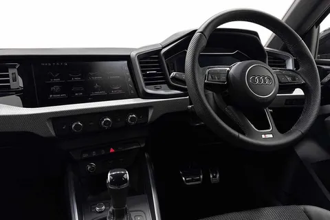 KN75TFO Audi A1 S line 30 TFSI 116 PS S tronic Thumbnail #2