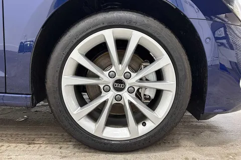 KY25FHD Audi A3 Sport 40 TFSI e 204 PS S tronic Thumbnail #5