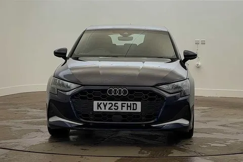 KY25FHD Audi A3 Sport 40 TFSI e 204 PS S tronic Thumbnail #7