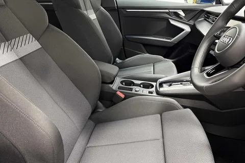 KY25FHD Audi A3 Sport 40 TFSI e 204 PS S tronic Thumbnail #10