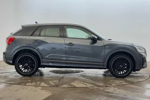 KT25ZDK Audi Q2 Black Edition 35 TFSI 150 PS S tronic Thumbnail #4