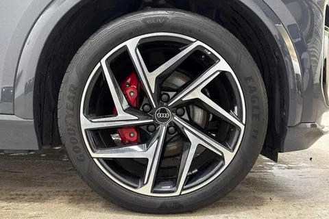 KR74SVV Audi Q6 E-Tron Q6 SUV Edition 1 e-tron quattro 285,00 kW Thumbnail #5