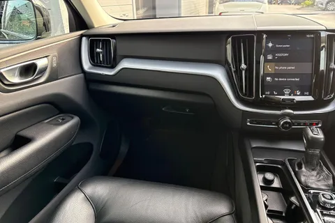 LP69VUB Volvo Xc60 2.0 T4 Edition Auto Euro 6 (s/s) 5dr Thumbnail #16