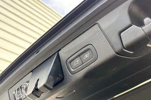 LP69VUB Volvo Xc60 2.0 T4 Edition Auto Euro 6 (s/s) 5dr Thumbnail #28