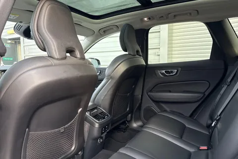 LP69VUB Volvo Xc60 2.0 T4 Edition Auto Euro 6 (s/s) 5dr Thumbnail #38