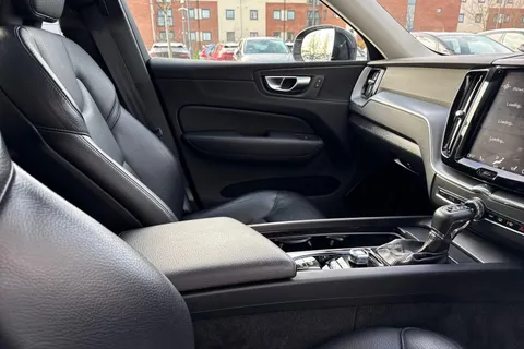 LP69VUB Volvo Xc60 2.0 T4 Edition Auto Euro 6 (s/s) 5dr Thumbnail #42