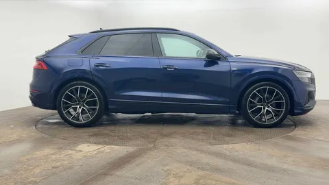 SN22ANZ Audi Q8 Black Edition 55 TFSI quattro 340 PS tiptronic Thumbnail #3