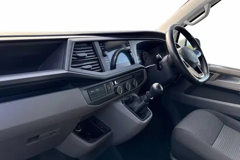 DE74WXT Volkswagen Transporter 2.0 TDI 110 Highline Van Thumbnail #2