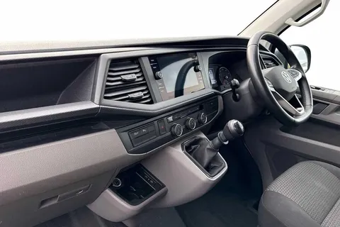 DE74WPP Volkswagen Transporter 2.0 TDI 110 Highline Van Thumbnail #2
