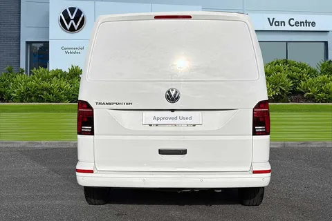 DE74WXT Volkswagen Transporter 2.0 TDI 110 Highline Van Thumbnail #7