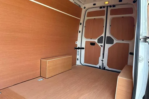 MJ74XXU Volkswagen Crafter 2.0 TDI 140PS Commerce High Roof Van Thumbnail #13