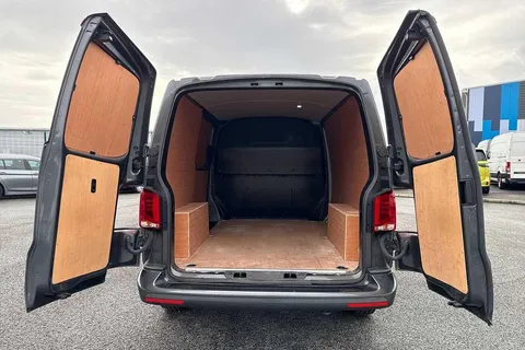 DE74WPP Volkswagen Transporter 2.0 TDI 110 Highline Van Thumbnail #9