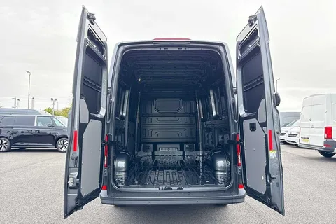 DF75UEK Volkswagen Crafter (Nf) CR35 Commerce MWB 140 PS FWD - Digital Dash/Business Pack/Camera Thumbnail #9