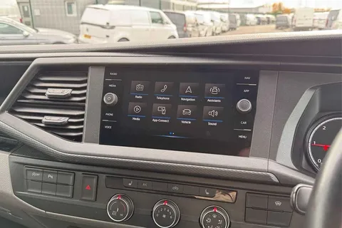 DE74WPP Volkswagen Transporter 2.0 TDI 110 Highline Van Thumbnail #11