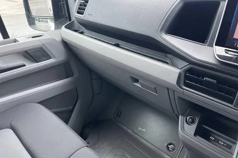 DF75ULV Volkswagen Crafter (Nf) CR35 Panel van Commerce MWB 140 PS 2.0 TDI 6sp Manual FWD Thumbnail #14