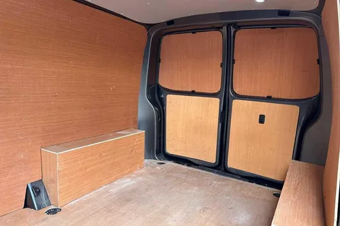 DE74WPP Volkswagen Transporter 2.0 TDI 110 Highline Van Thumbnail #13