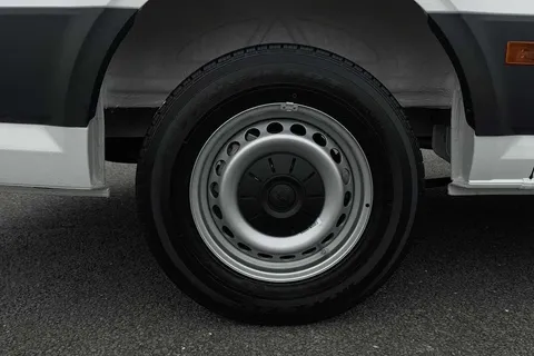 DF75ULV Volkswagen Crafter (Nf) CR35 Panel van Commerce MWB 140 PS 2.0 TDI 6sp Manual FWD Thumbnail #21