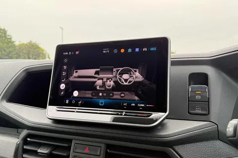 DF75UEK Volkswagen Crafter (Nf) CR35 Commerce MWB 140 PS FWD - Digital Dash/Business Pack/Camera Thumbnail #18