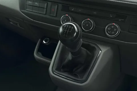DE74WPP Volkswagen Transporter 2.0 TDI 110 Highline Van Thumbnail #19