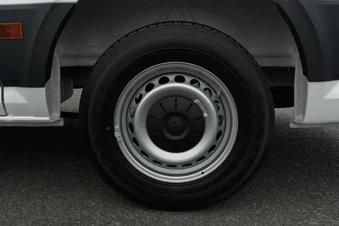 DF75ULV Volkswagen Crafter (Nf) CR35 Panel van Commerce MWB 140 PS 2.0 TDI 6sp Manual FWD Thumbnail #22