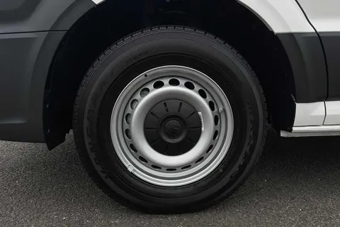 DF75ULV Volkswagen Crafter (Nf) CR35 Panel van Commerce MWB 140 PS 2.0 TDI 6sp Manual FWD Thumbnail #23