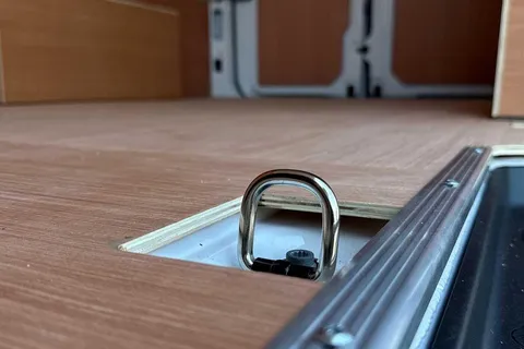 MJ74XXU Volkswagen Crafter 2.0 TDI 140PS Commerce High Roof Van Thumbnail #28