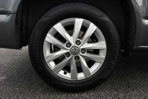 DE74WPP Volkswagen Transporter 2.0 TDI 110 Highline Van Thumbnail #21