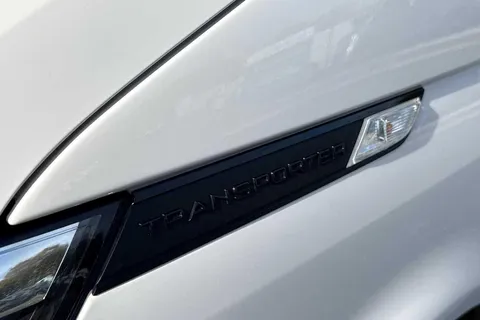 DE74WXT Volkswagen Transporter 2.0 TDI 110 Highline Van Thumbnail #27