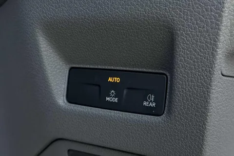 MJ74XXU Volkswagen Crafter 2.0 TDI 140PS Commerce High Roof Van Thumbnail #35