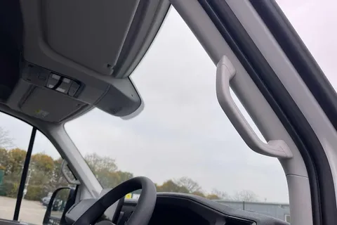 DF75ULV Volkswagen Crafter (Nf) CR35 Panel van Commerce MWB 140 PS 2.0 TDI 6sp Manual FWD Thumbnail #30